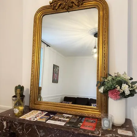 Au Coeur De La Cite Des Sacres - Renove Apartment