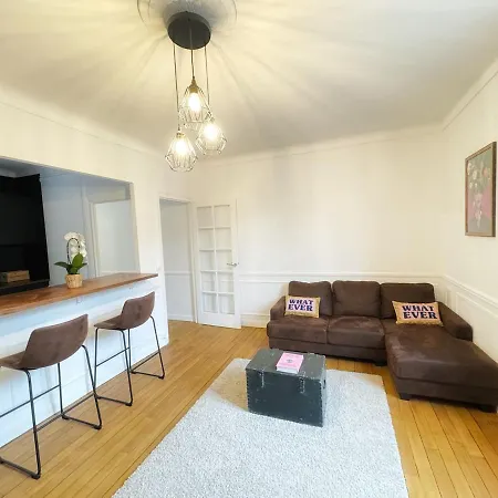 Au Coeur De La Cite Des Sacres - Renove Apartment *