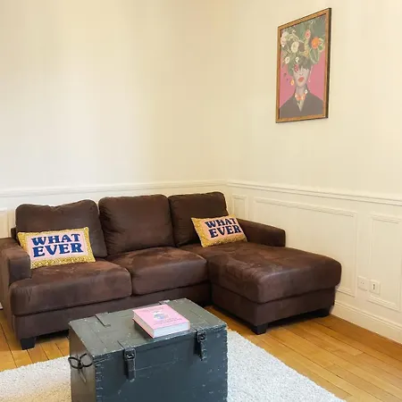 Au Coeur De La Cite Des Sacres - Renove Apartment