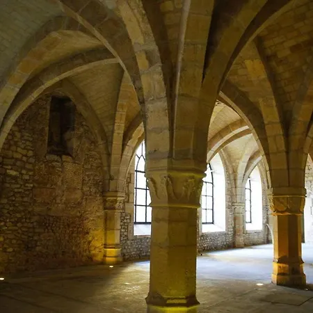 Au Coeur De La Cite Des Sacres - Renove *