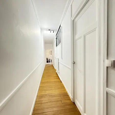 Au Coeur De La Cite Des Sacres - Renove Apartment